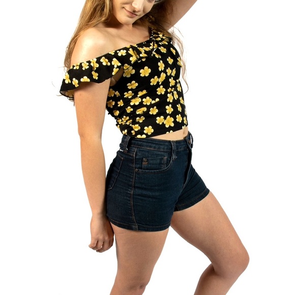 Forever 21 Tops - Forever 21 Black and Yellow Floral Cropped Off The Shoulder Ruffle Sleeve Top